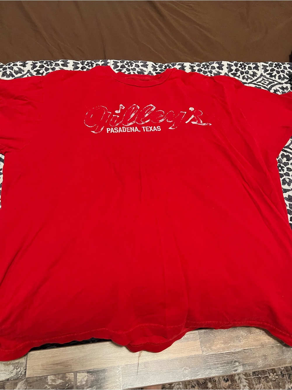 Red gilly’s Pasadena Texas Graphic Tee